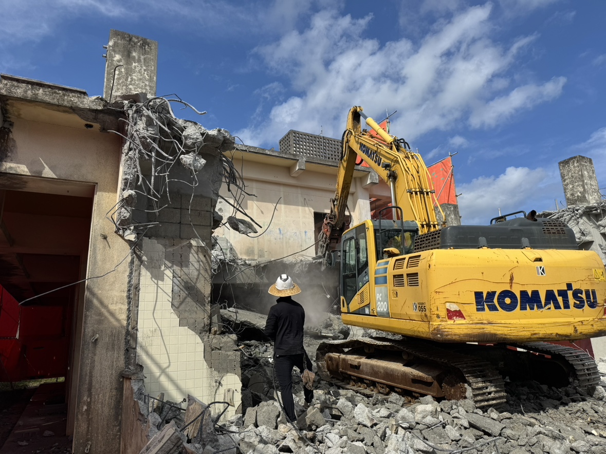 建物解体　沖縄