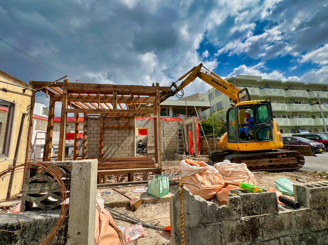 宜野湾市　建物解体工事