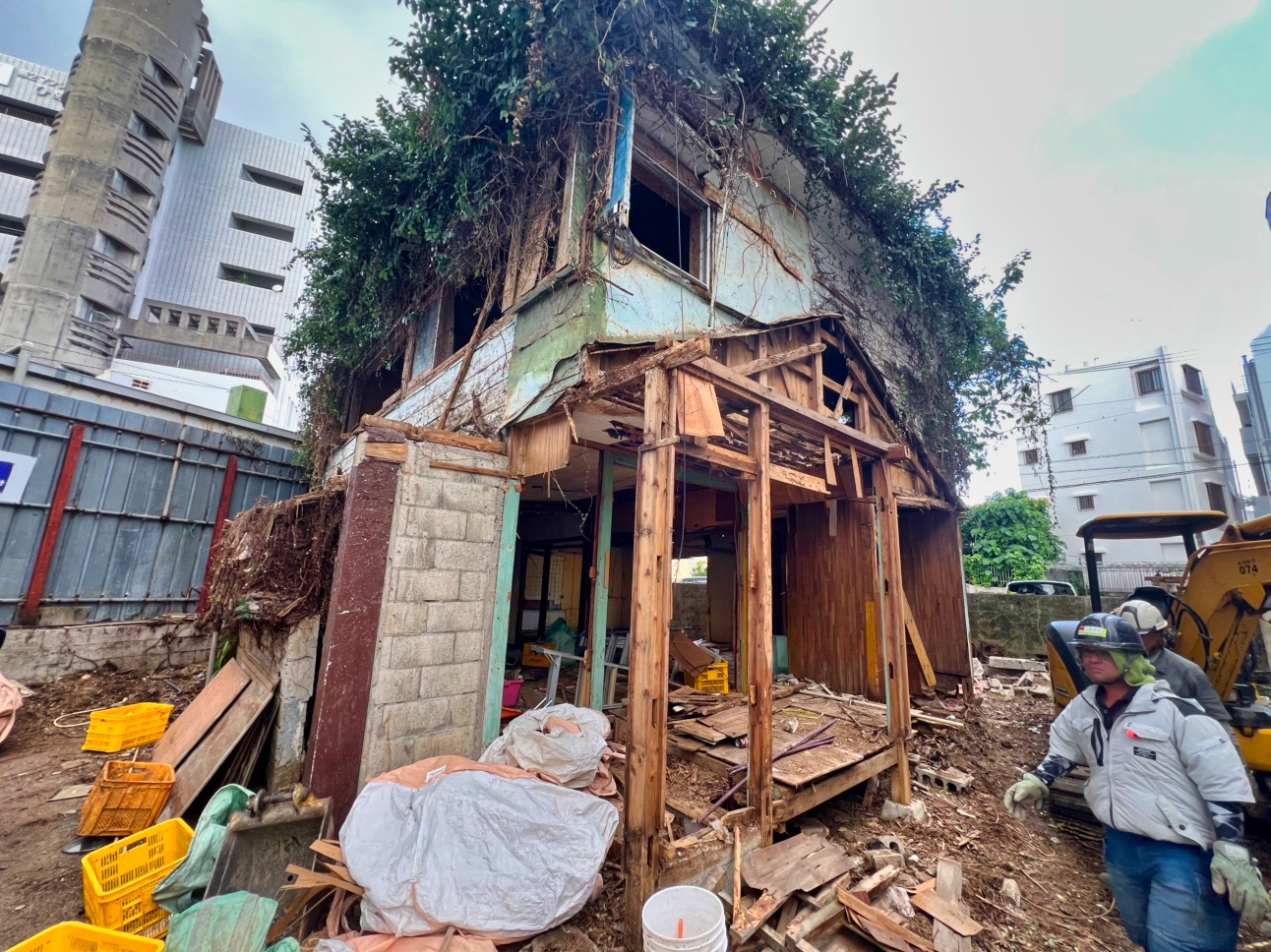 沖縄県那覇市 建物解体工事