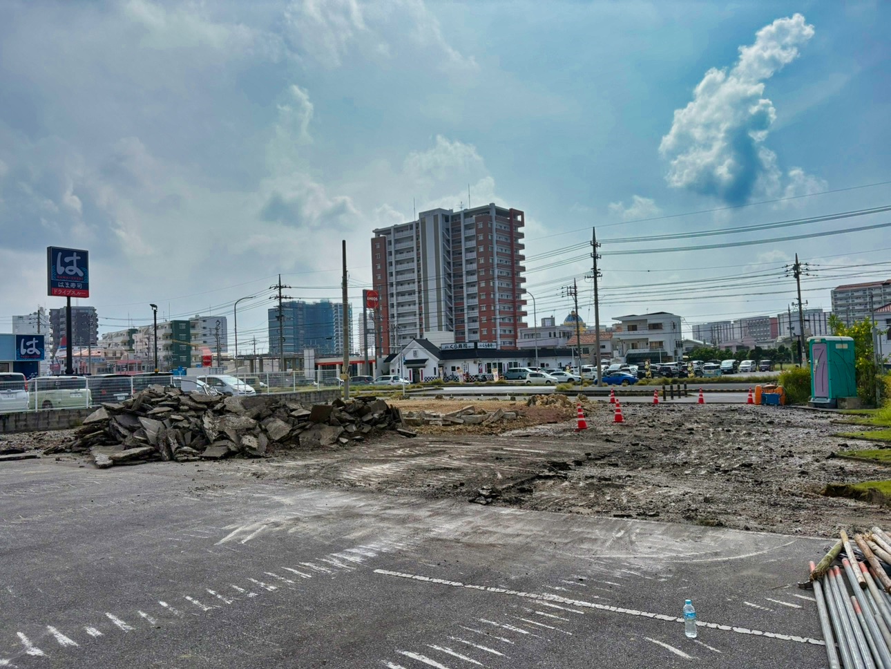 沖縄県那覇市 解体工事 作業風景