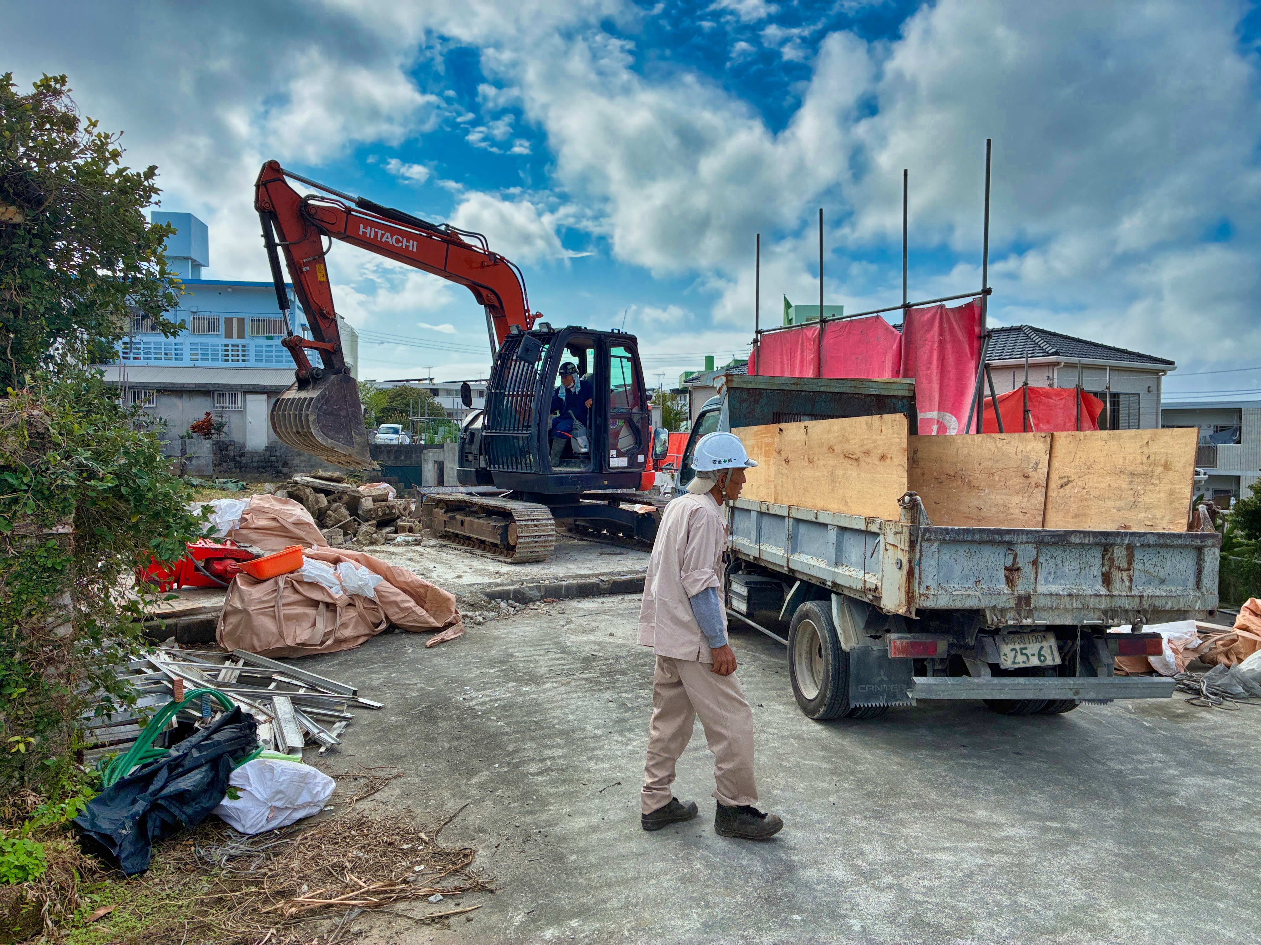 沖縄県那覇市 建物解体工事 躯体解体