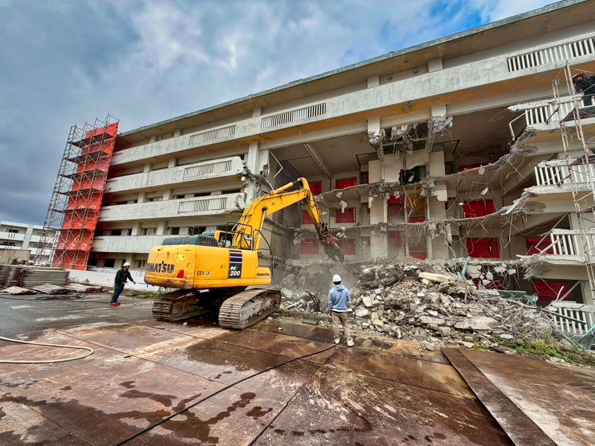 沖縄県沖縄市 建物解体工事