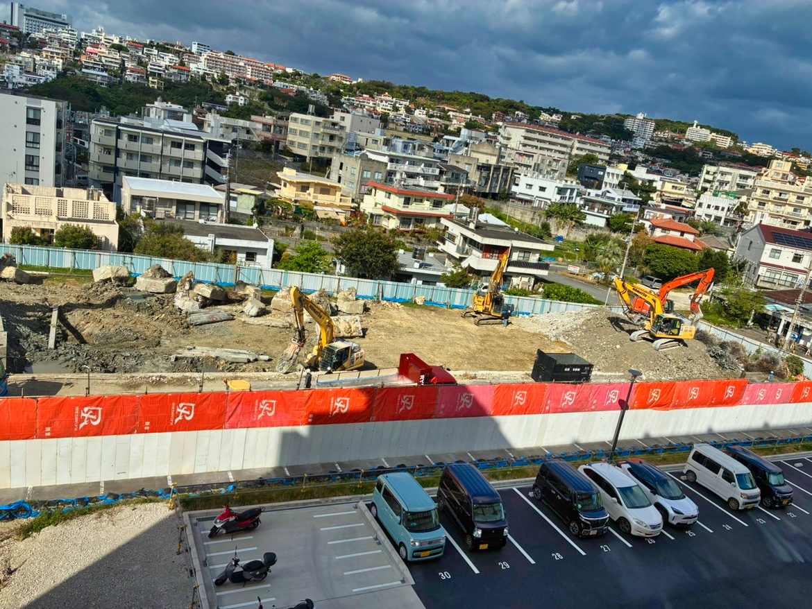 沖縄県沖縄市 建物解体工事