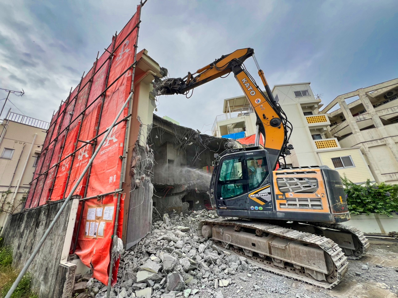 沖縄県西原市建物解体工事